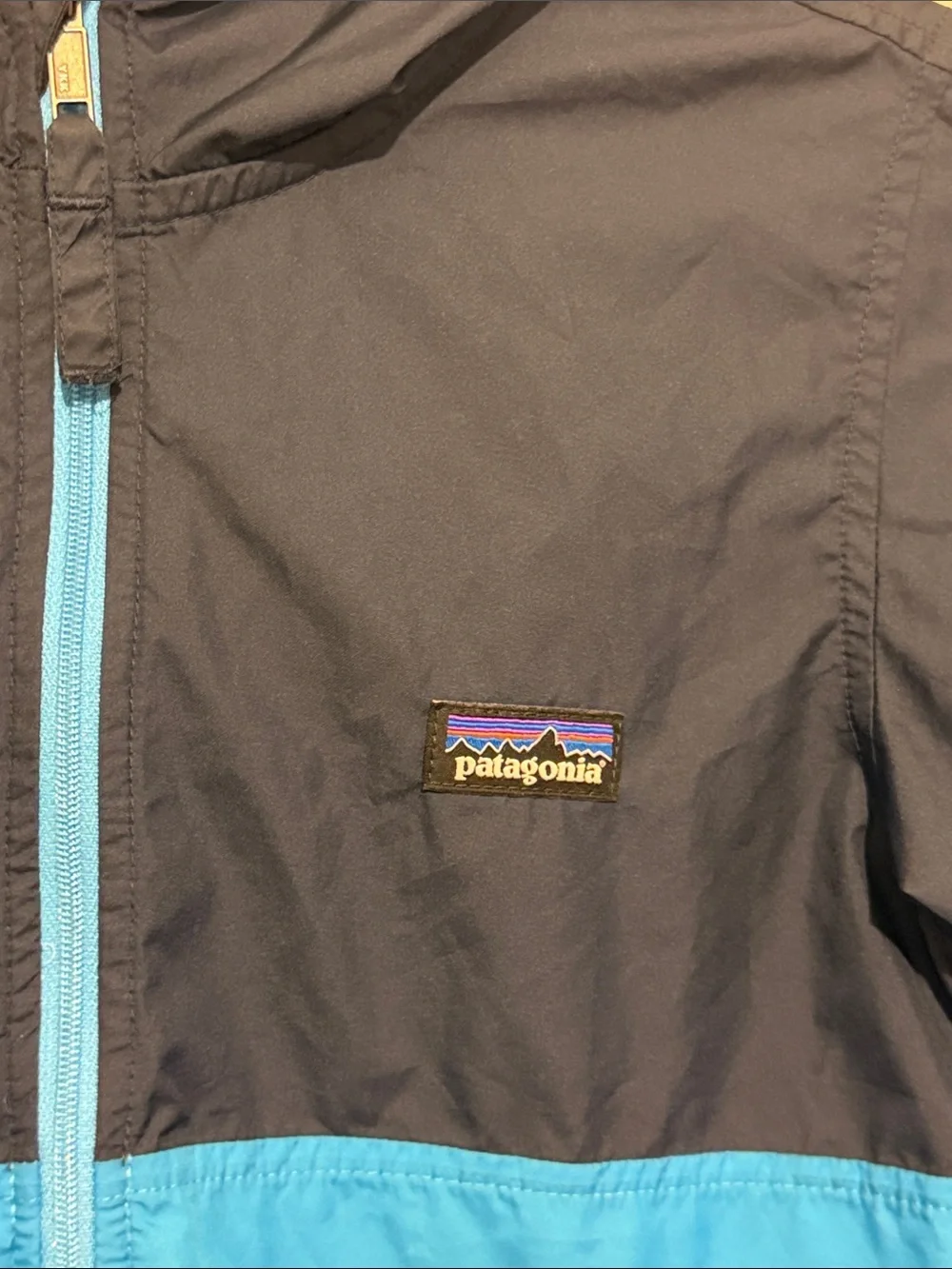 Patagonia Boys' Light & Variable Hoody Hooded Colorblock Jacket in Navy & Blue